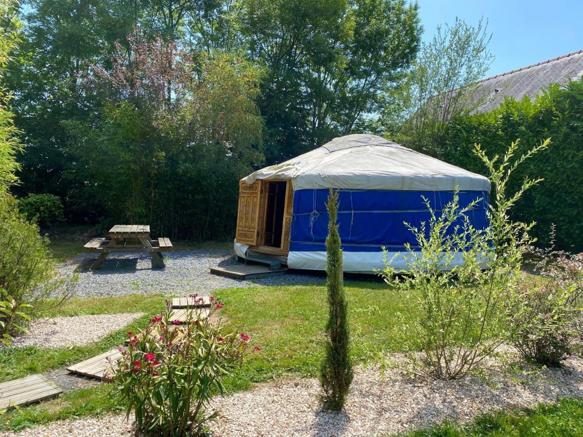 Pontiacq-Viellepinte Les Yourtes Du Bearn - Domaine Des Deux Clos B&B 외부 사진