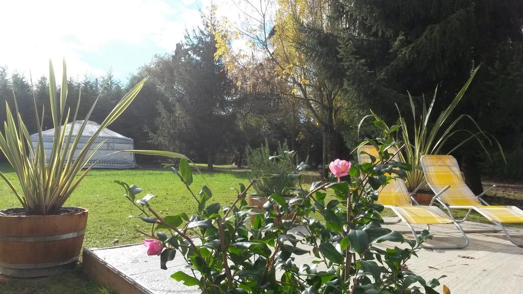 Pontiacq-Viellepinte Les Yourtes Du Bearn - Domaine Des Deux Clos B&B 외부 사진